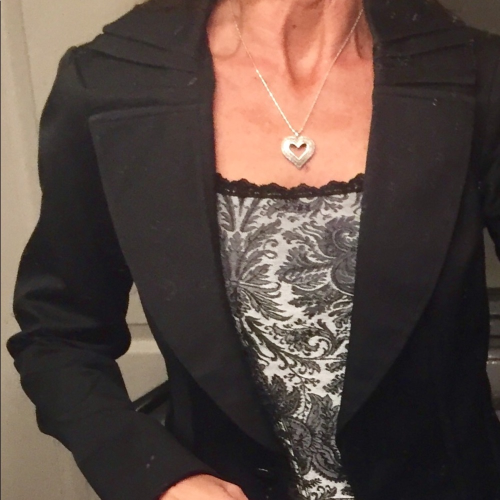 🌹White House Black Market gorgeous blazer❤️